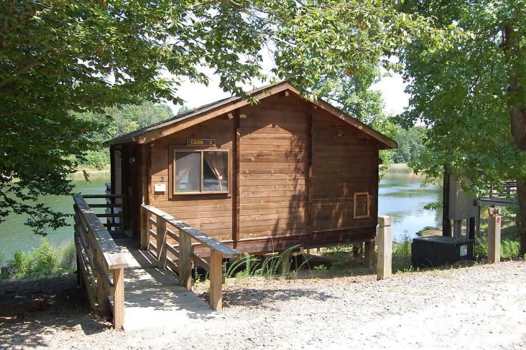 Forest Lake Camping Resort Lakefront Cabin 8 Advance Eksteriør billede